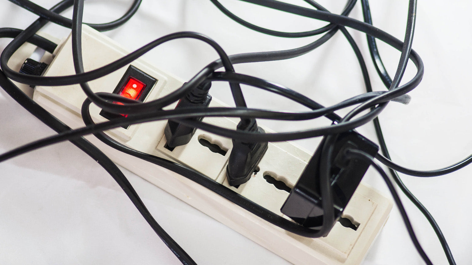 mang-kosme-article-appliances-na-bawal-gamitan-ng-extension-cord